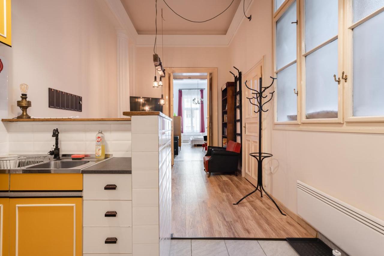 Retro Rebel Mode Apartment Budapest Extérieur photo