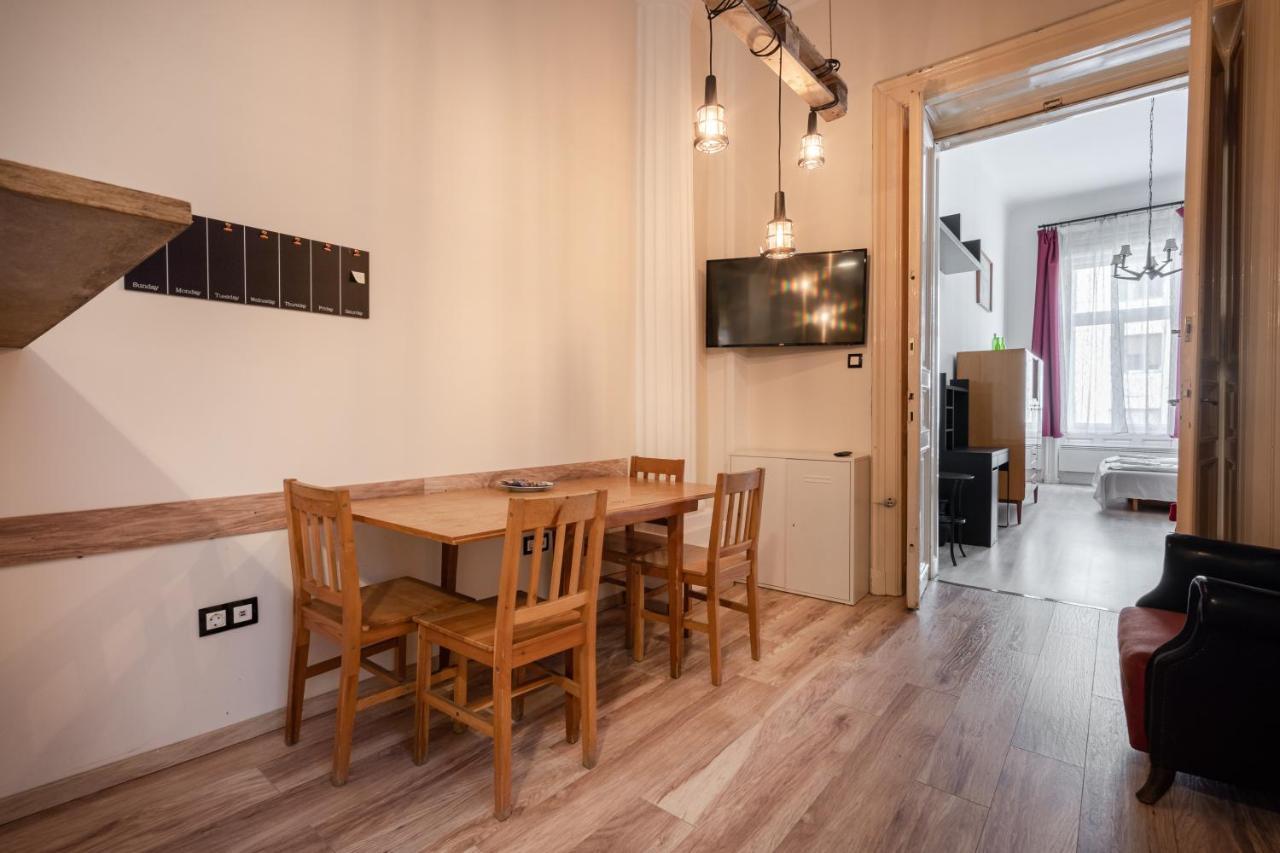 Retro Rebel Mode Apartment Budapest Extérieur photo